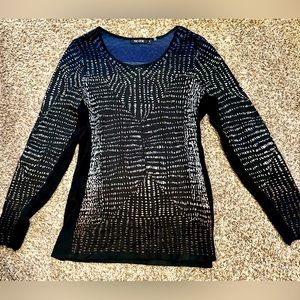 Woman’s XS multi- colored Nic+Zoe long sleeve light weight sweater